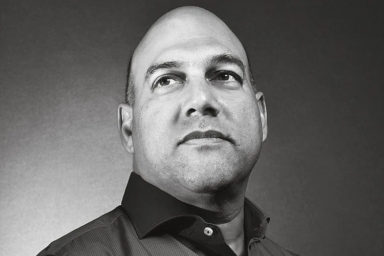 Salim Ismail: o indo-canadense Salim Ismail, um dos fundadores da Singularity University, explica por que empresas, academia e governos são reticentes à inovação. E diz que, ao mudar isso, a sociedade poderá criar riqueza — e até acelerar a cura de doenças (Germano Lüders/Exame)