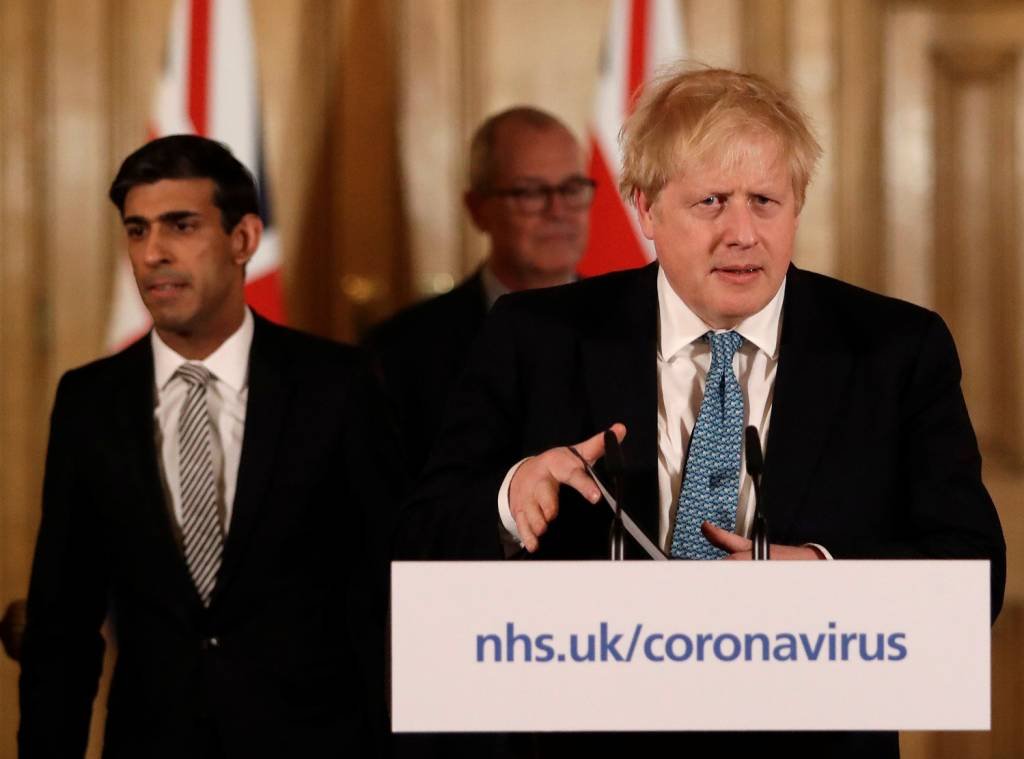 No Reino Unido, Johnson deve ser questionado por resposta ao coronavírus
