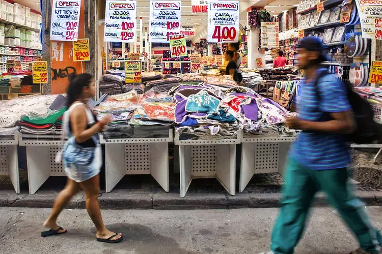 Dividas: medida quer garantir o acesso ao crédito de consumidores atingidos pela pandemia (Mario Tama/Getty Images)