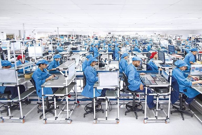 Fábrica da Multilaser, em Minas Gerais: a empresa tem 3.500 produtos em catálogo que dependem de peças da China. O estoque de componentes dura até o fim de março | Germano Lüders /  (Germano Lüders/Exame)