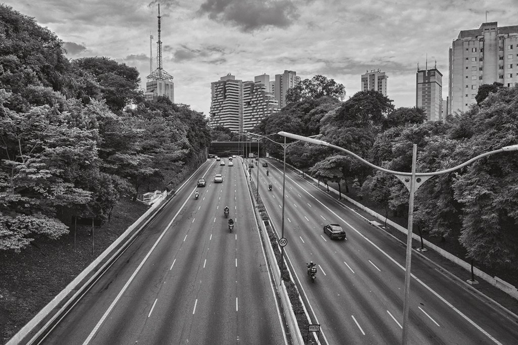 Cemitério da Vila Formosa abre mais covas em São Paulo