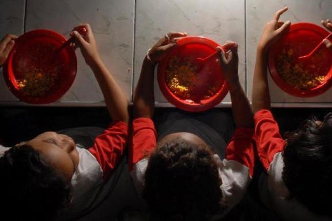 Justiça proíbe que escolas fechadas no Rio sirvam almoço para alunos