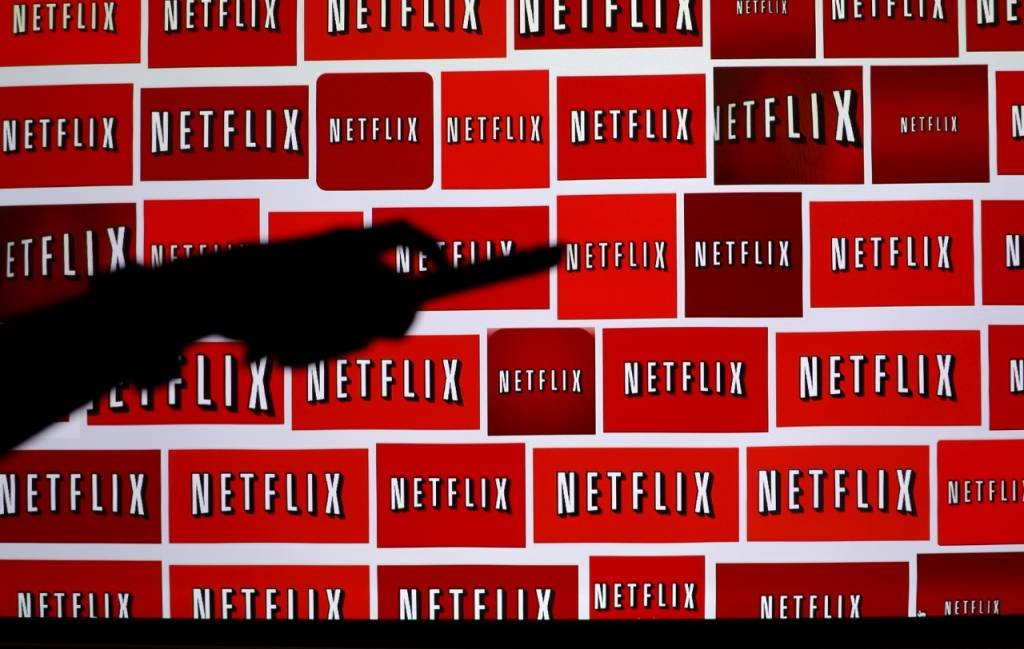Netflix: empresa enfrenta concorrência cada vez maior de Apple TV+ e Disney+ (Mike Blake/File Photo/Reuters)