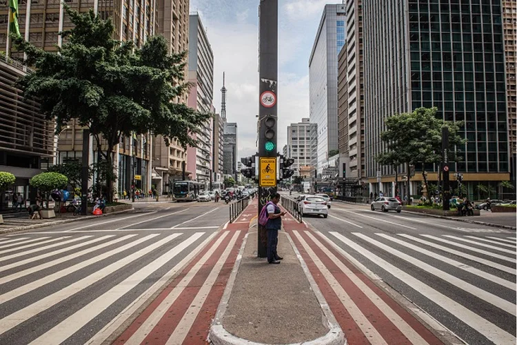 Avenida Paulista: impacto no PIB pode chegar a 1% por semana de quarentena