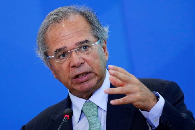 Economia pode crescer 2,5% apesar de crise do coronavírus, diz Guedes