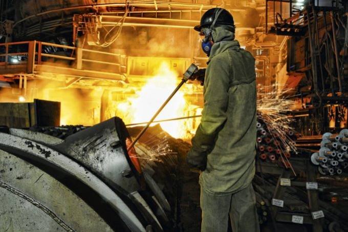 Linha de produção de aço: fornos não podem parar (Ricardo Azoury/Pulsar)