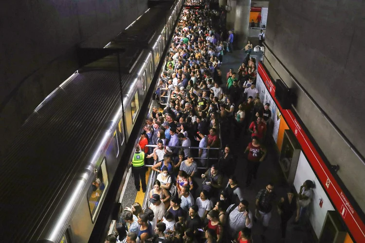 Metrô: recomendação de organizações da saúde é para que se evite aglomerações (Amanda Perobelli/Reuters)