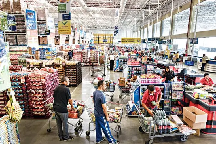 Supermercado: segundo o setor, maioria dos reajustes dos produtos foi influenciado pela disparada do dólar na pandemia (Germano Lüders/Exame)
