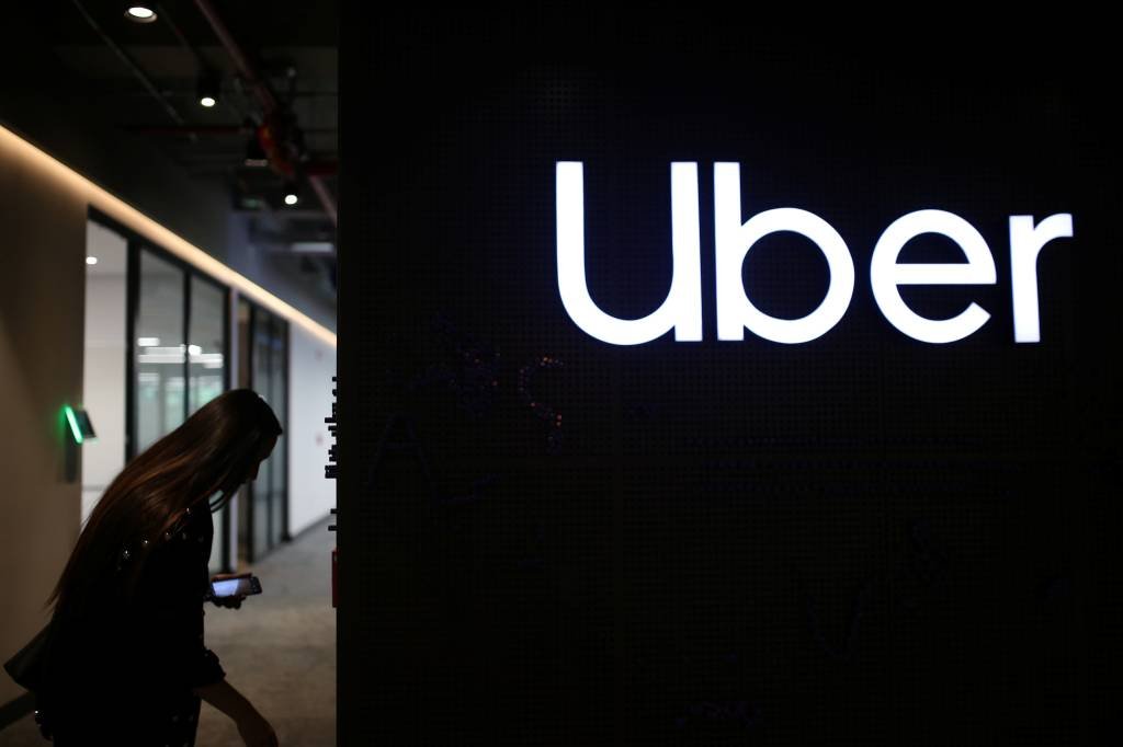 Uber: aplicativo de transporte individual teria tido brecha de segurança ocultada (Luisa Gonzalez/Reuters)
