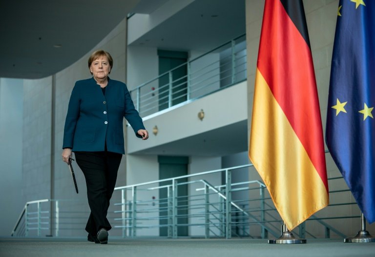 Merkel fortalece popularidade em meio à crise do coronavírus