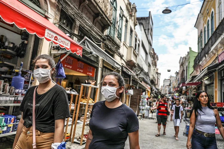 Rio de Janeiro: uso de máscara e distância mínima de 2 metros entre frequentadores estão entre as regras (Pilar Olivares/Reuters)