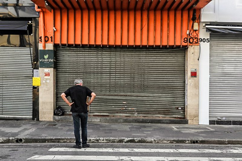 Portas fechadas: em cinco anos de dificuldades e fechamentos de empreendimentos, 2,9 milhões de trabalhadores perderam seus postos de trabalho (Amanda Perobelli/Reuters)