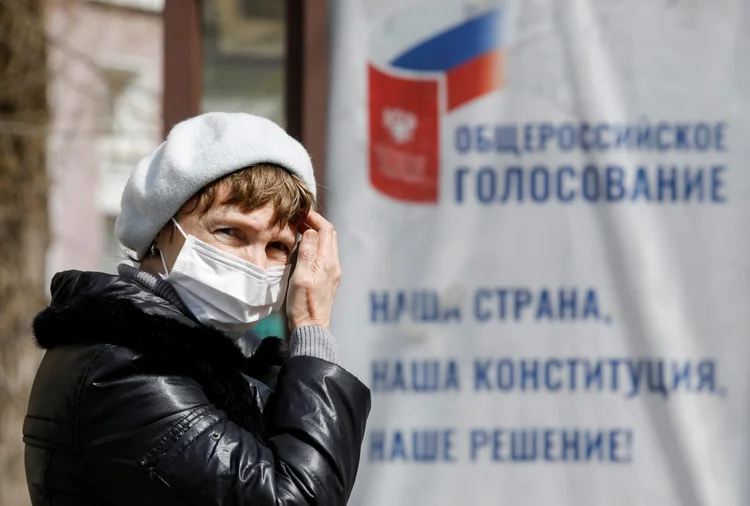Rússia: autoridades começaram a registrar um aumento acentuado de casos em abril depois de computarem muito menos casos do que outros países no início do surto (FW1F/Tim Heritage/Reuters)