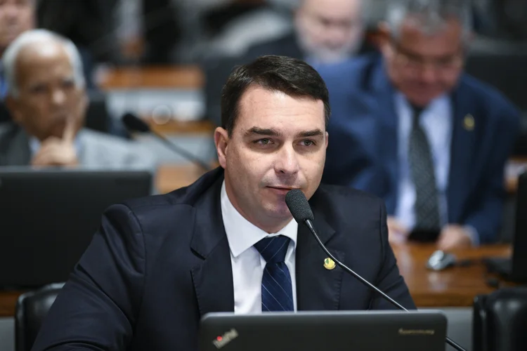 Investigação revela movimentações atípicas de recursos no gabinete de Flávio Bolsonaro (Pedro França/Agência Senado/Flickr)