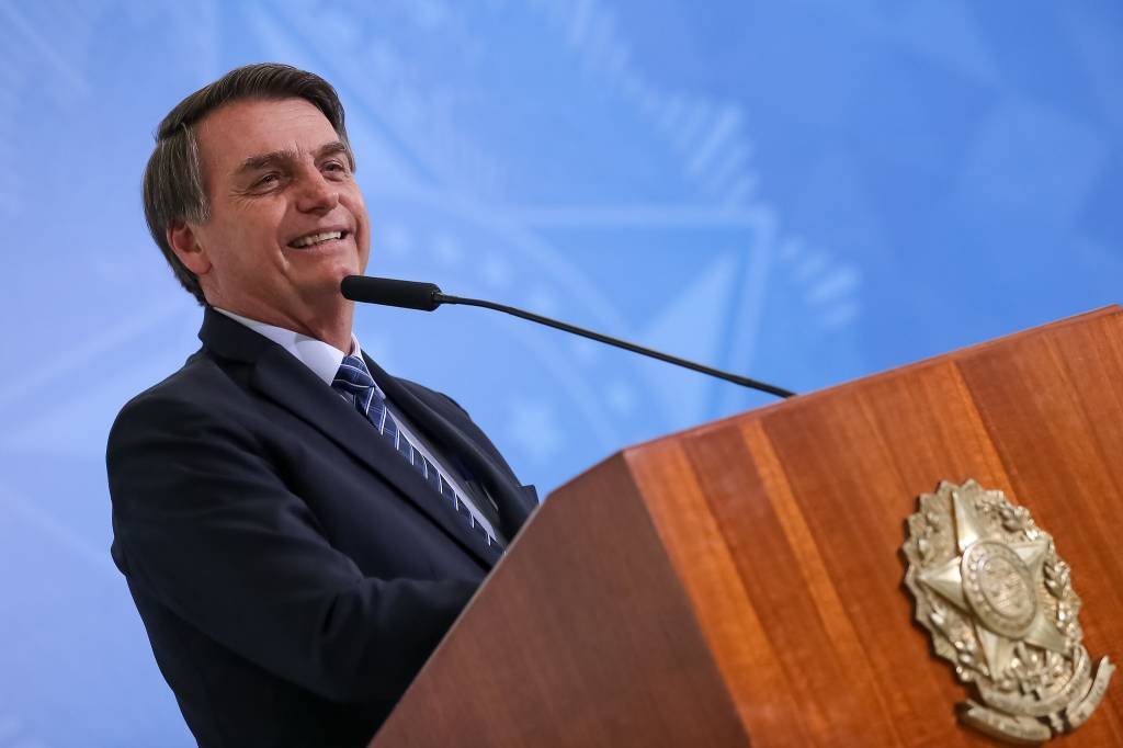 Bolsonaro: A ampliação do auxílio anunciada pelo presidente já havia sido antecipada nesta manhã pelo ministro da Economia, Paulo Guedes (Marcos Corrêa/PR/Flickr)
