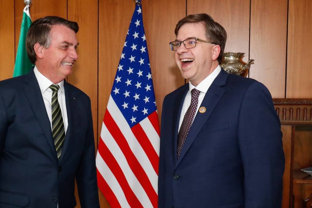 Embaixador dos EUA fala em ampliar parcerias com Brasil e elogia Guedes