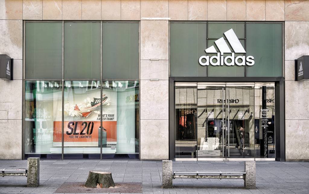 Adidas fecha loja conceito no sul da China