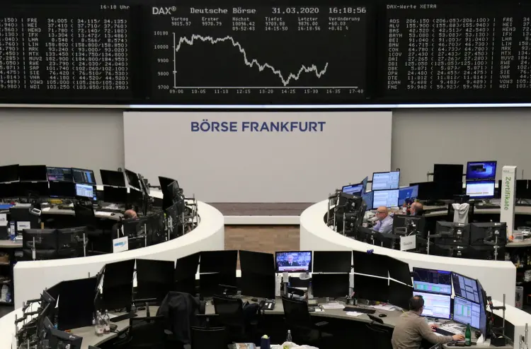 Bolsa de Frankfurt: ações de empresas de commodities foram as maiores perdedoras (Staff/Reuters)