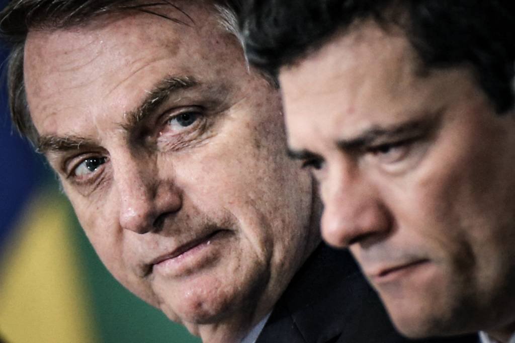 Bolsonaro e Moro são investigados por suposta interferência do presidente na PF (Reuters/Adriano Machado)