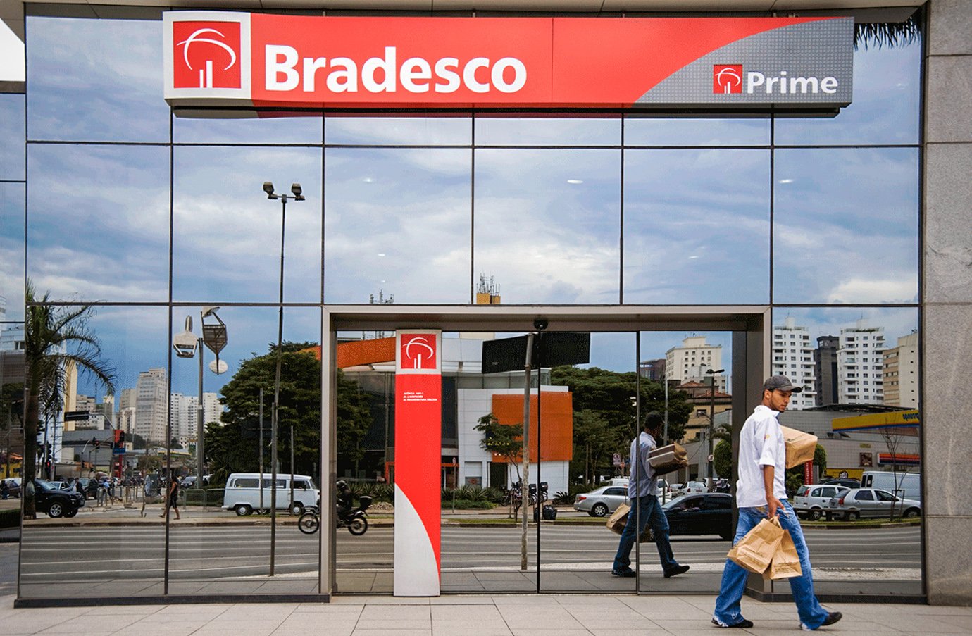 Bradesco salta 3% após balanço supreender; Méliuz dispara 33% em 6 dias