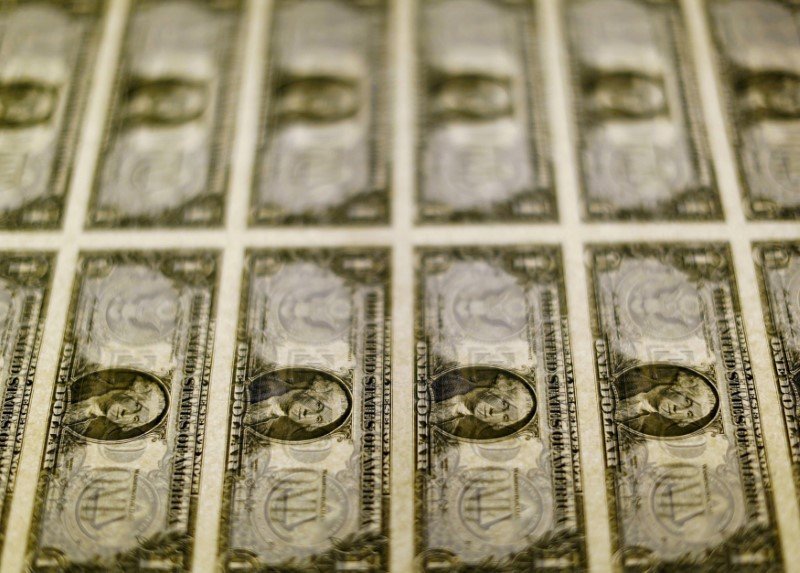 Dólar hoje: fechou em alta após divulgação de dados econômicos no Brasil
