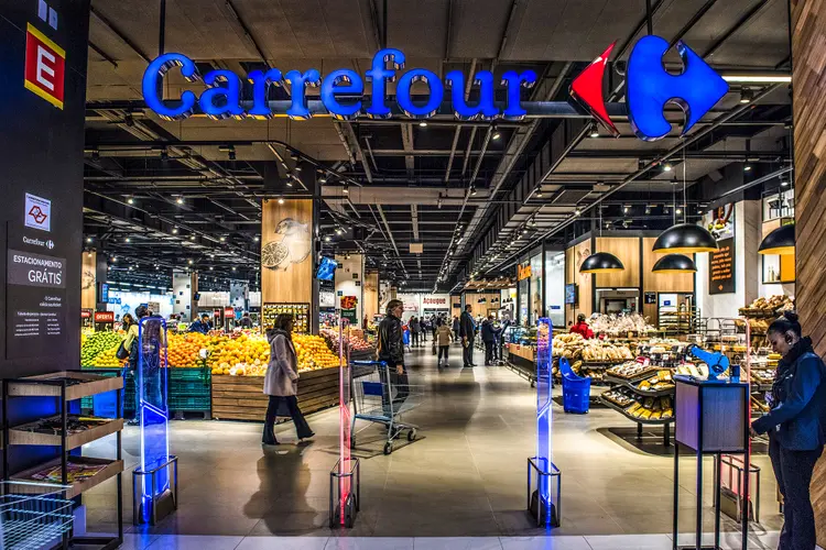 Carrefour: Outra ação da empresa durante a pandemia é manter os preços de alguns produtos de marca própria (Germano Lüders/Exame)