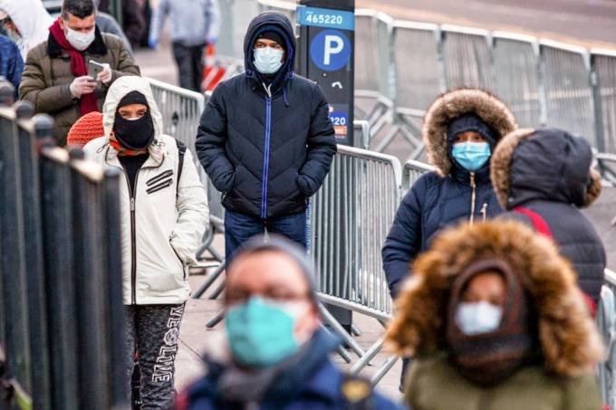 População dos Estados Unidos é uma das mais afetadas pela pandemia, atualmente (Getty Images/Eduardo Munoz Alvarez)