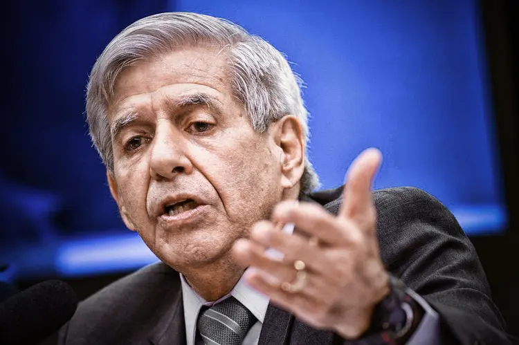 Augusto Heleno: ministro disse que apreensão de celular de Bolsonaro teria "consequências imprevisíveis" (Marcelo Camargo/Agência Brasil)