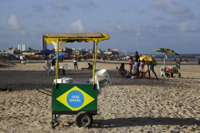 Informalidade no Brasil: O varejo é o setor que concentra a maior quantidade de ocupados sem registro, um contingente de 6,8 milhões de trabalhadores (Diego Herculano/NurPhoto/Getty Images)