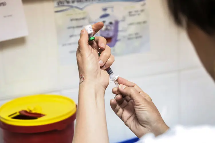 Vacina: Universidade de Oxford prepara vacina contra coronavírus para setembro deste ano (Amir Levy/Getty Images)