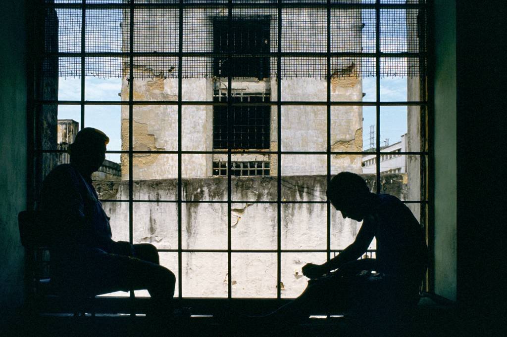 Pandemia de covid e o sistema prisional: o apagamento de dados e pessoas