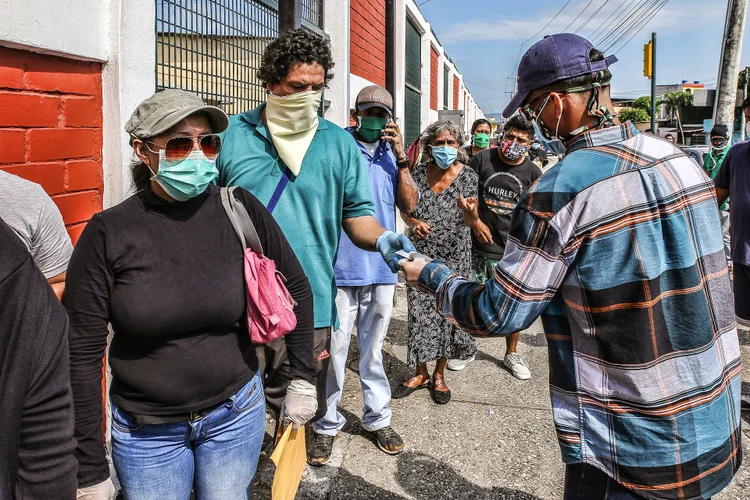 Equador: governo tem dificuldade em impor medidas de distanciamento social pelo país (Francisco Macías/Getty Images)