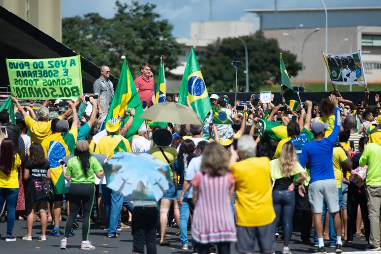 Presidente Jair Bolsonaro fala em manifestação em Brasília no dia 19/04/2020 (Andressa Anholete/Getty Images)