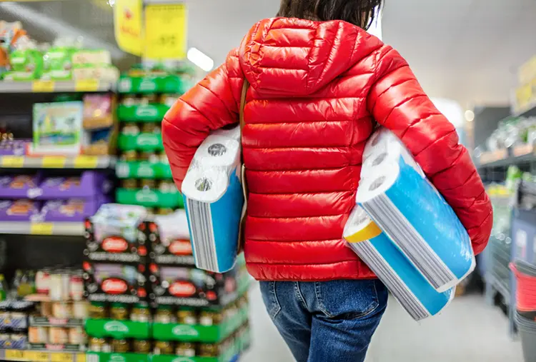 Compras de papel higiênico aumentam  (Kathrin Ziegler/Getty Images)