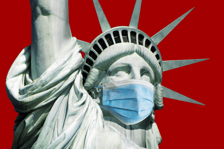 Estátua da Liberdade, em Nova York: cidade começou a flexibilizar quarentena nesta semana (Anton Petrus/Getty Images)