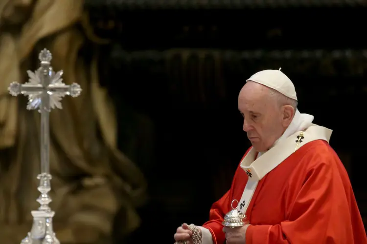 Papa Francisco: pontífice realizou a missa de Domingo de Ramos com poucas pessoas na Catedral de São Pedro (Franco Origlia/Getty Images)