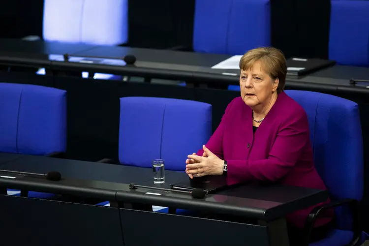 Merkel: Alemanha já adotou medidas para flexibilizar o isolamento social (Maja Hiti/Getty Images)