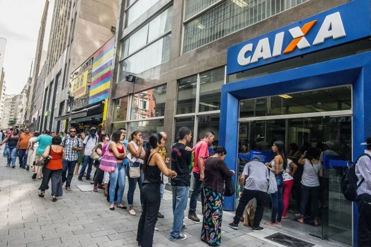 Caixa: as unidades terão fluxo de clientes controlados (Cris Faga/NurPhoto/Getty Images)