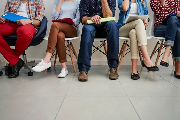 É fundamental responder, diretamente, ao que foi perguntado, pois muitos candidatos fogem do que o entrevistador questiona e acabam sendo mal avaliados (gpointstudio/Thinkstock)