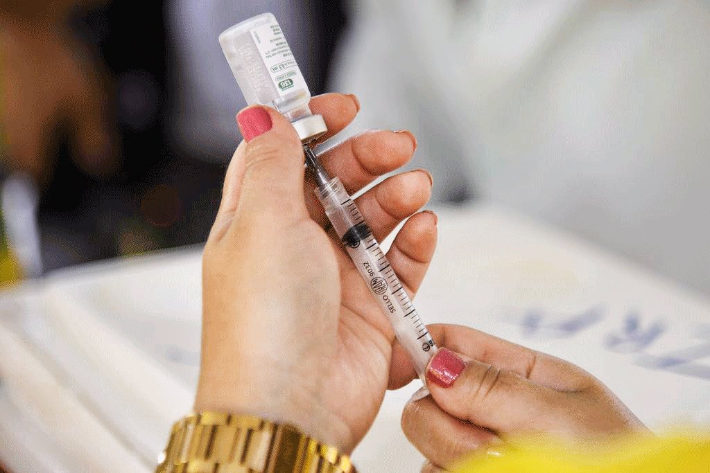 Vacina da gripe 2024: imunização começa nesta segunda em todo o Brasil; veja quem pode tomar