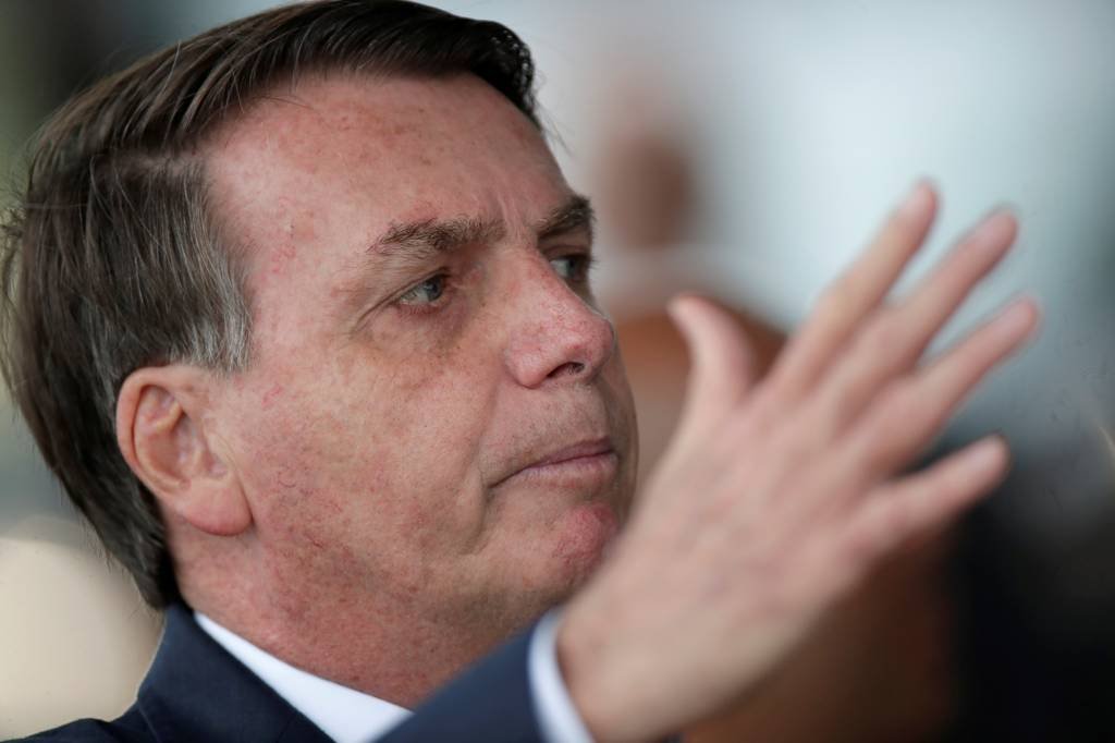 Bolsonaro diz que presidente da OMS não é médico e questiona recomendações