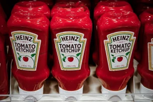 Berkshire de Buffett sofre baixa contábil de US$ 3,8 bilhões com Kraft Heinz