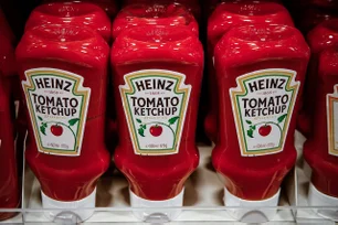 Imagem referente à matéria: Berkshire de Buffett sofre baixa contábil de US$ 3,8 bilhões com Kraft Heinz