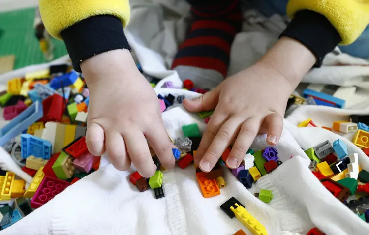 Brinquedos: para seguir faturando, empresas de festas apostam em aluguel de seus produtos para famílias que estão em casa (Abdulhamid Hosbas/Anadolu Agency/Getty Images)