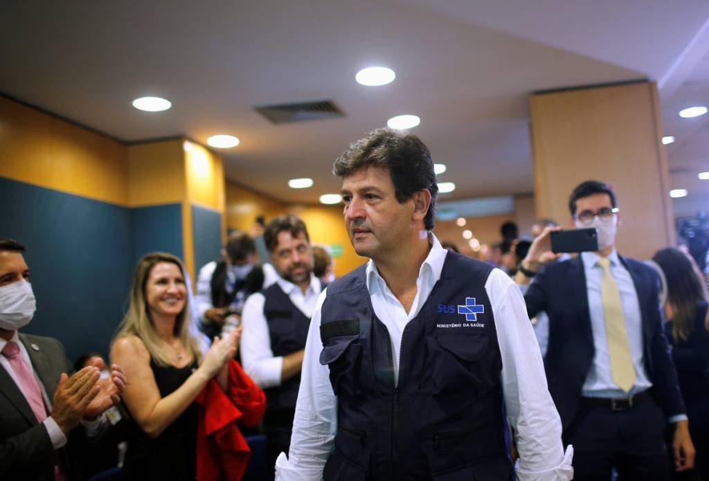 Bolsonaro procura substituto de Mandetta