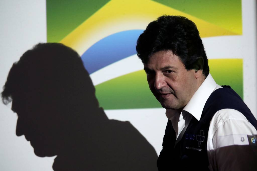 Mandetta rebate Bolsonaro: "Protocolo anterior era melhor do que atual"