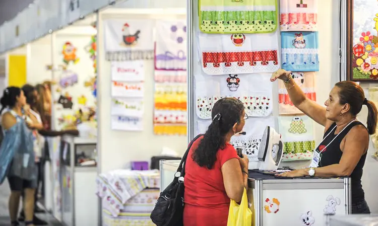 Feira de pequenos negócios no Rio de Janeiro: o Brasil tem 10,02 milhões de microempreendedores individuais (Fernando Frazão/Agência Brasil)