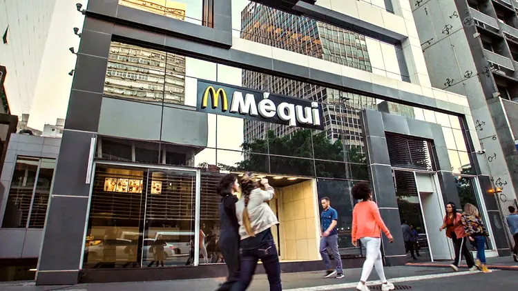McDonald's: salões dos restaurantes da rede estão fechados desde o dia 23 de março (McDonald's/Divulgação)