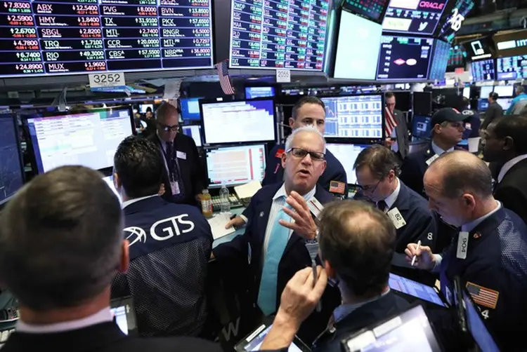 Bolsa de Nova York: ações dos bancos caíram ontem após forte alta dos índices na semana passada (Brendan McDermid/Reuters)