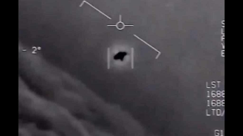 Governo dos EUA divulga vídeos de fenômenos aéreos não identificados